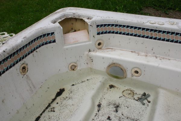 Spa Removal Service in Laurel